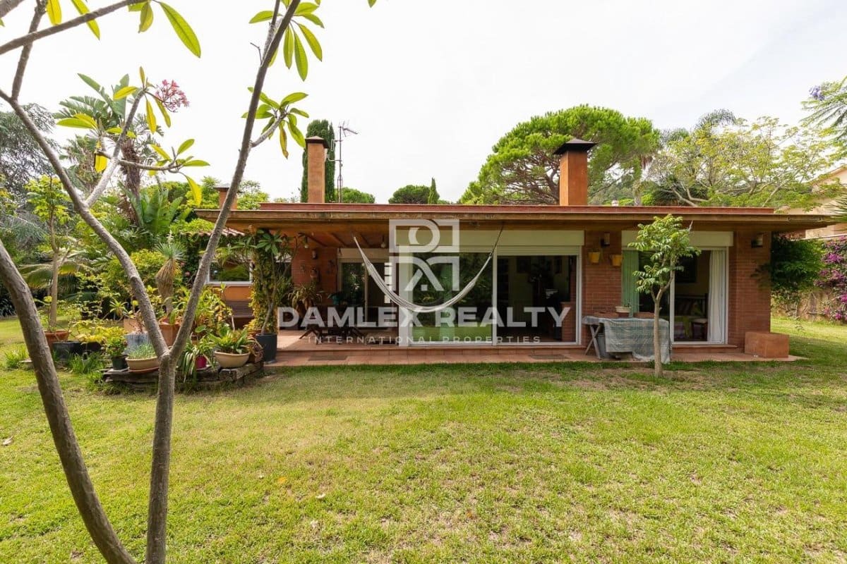 2 soveværelse Villa til salg i Blanes med swimmingpool garage - € 840.000 (Ref: 5548935)