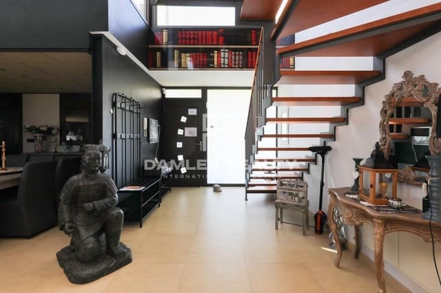 5 slaapkamer Villa te koop in Lloret de Mar met zwembad garage - € 1.350.000 (Ref: 5567044)