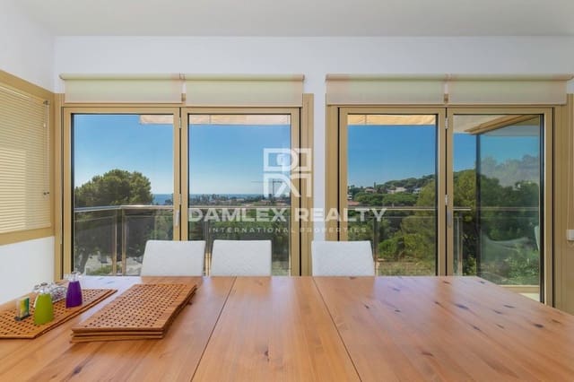 4 slaapkamer Villa te koop in Blanes met zwembad garage - € 1.630.000 (Ref: 5569372)