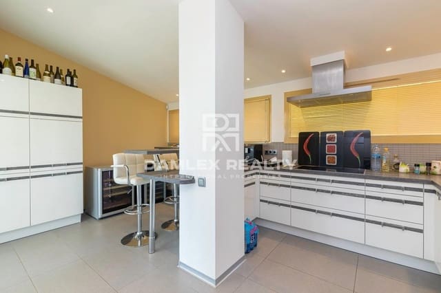 4 slaapkamer Villa te koop in Blanes met zwembad garage - € 1.630.000 (Ref: 5569372)