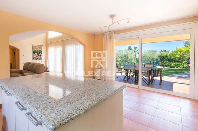 7 slaapkamer Villa te koop in Tossa de Mar met zwembad garage - € 1.800.000 (Ref: 5745378)