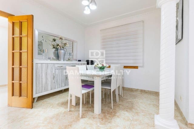 3 soverom Villa til salgs i Lloret de Mar med svømmebasseng garasje - € 615 000 (Ref: 5872521)