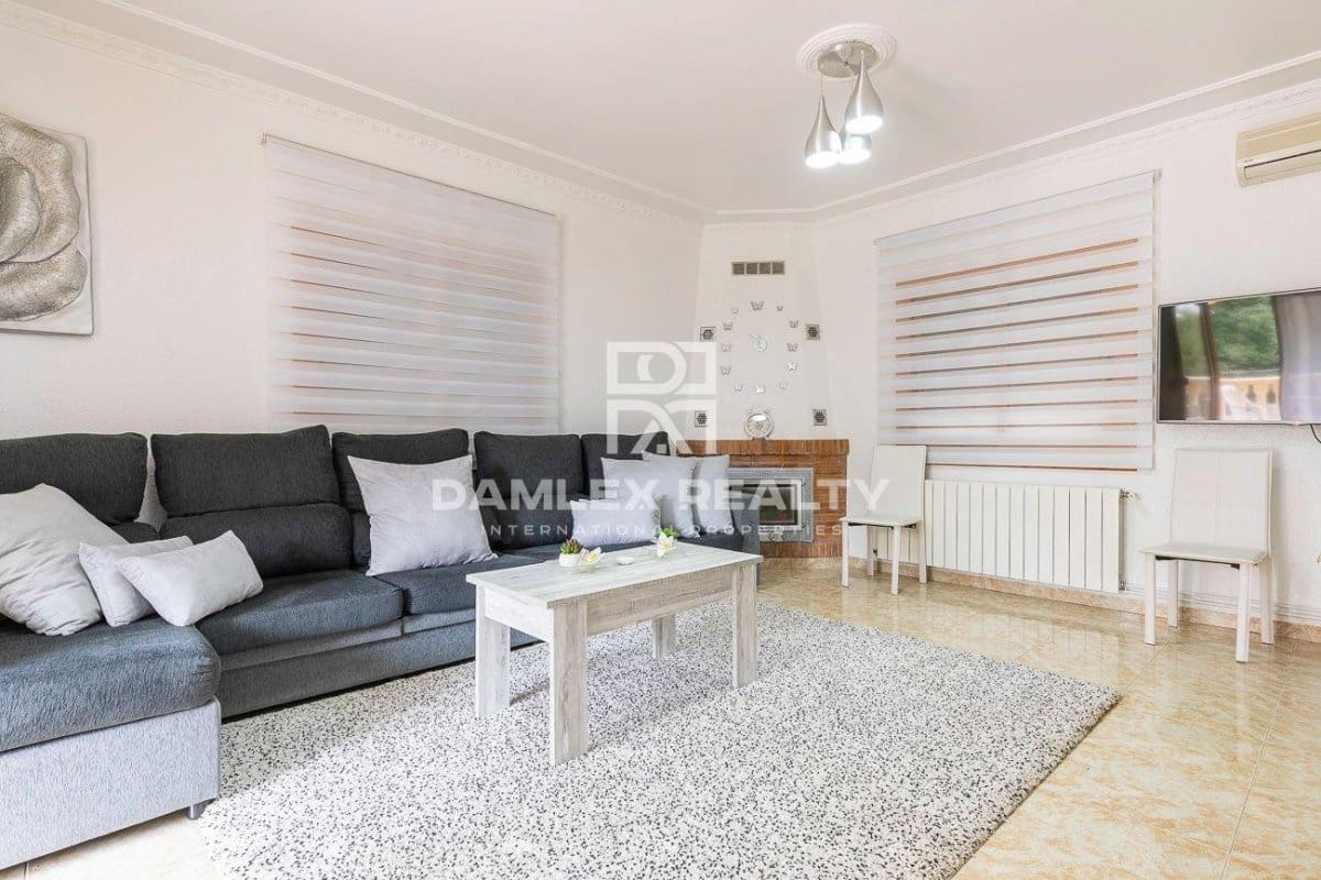 3 soverom Villa til salgs i Lloret de Mar med svømmebasseng garasje - € 615 000 (Ref: 5872521)