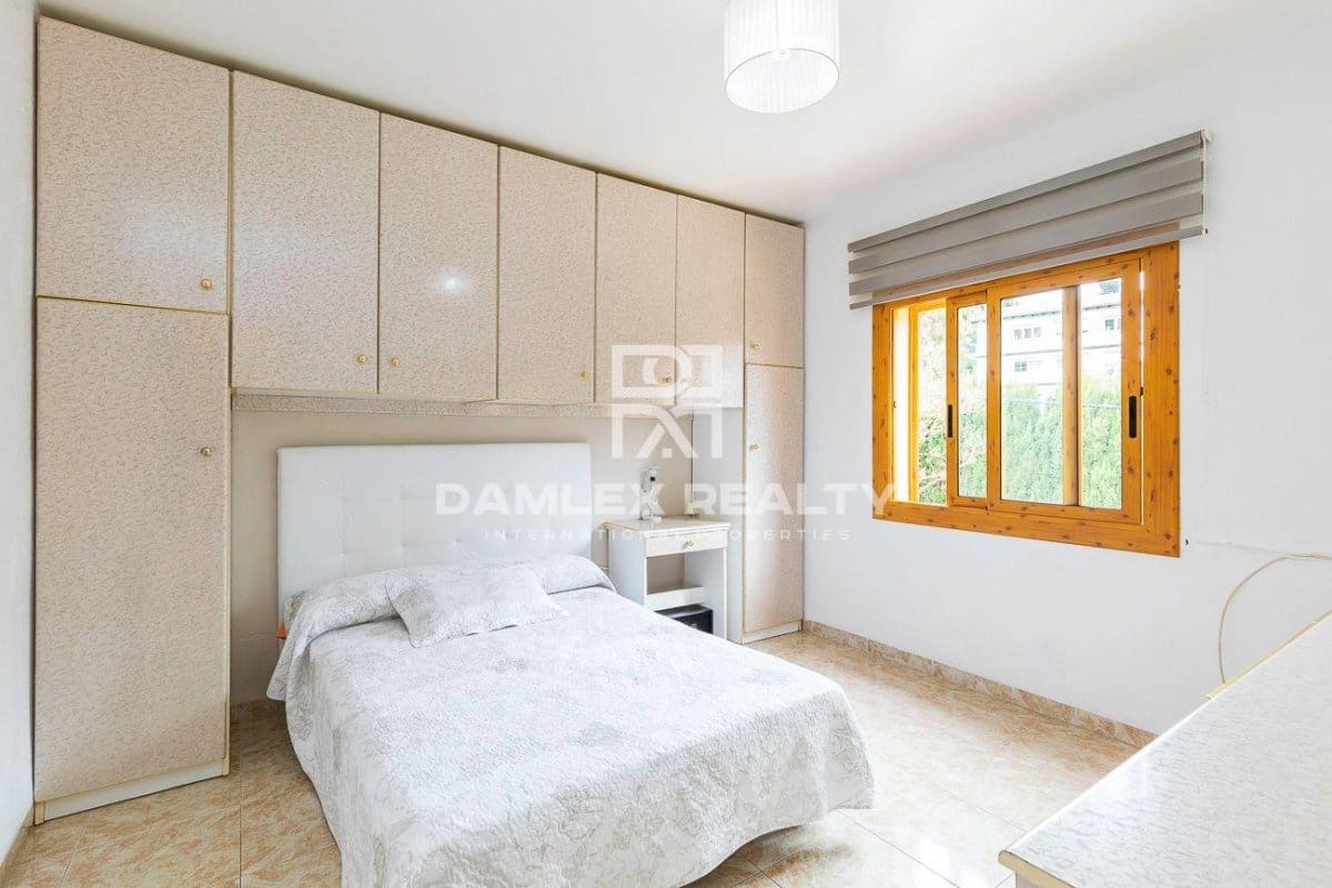 3 soverom Villa til salgs i Lloret de Mar med svømmebasseng garasje - € 615 000 (Ref: 5872521)