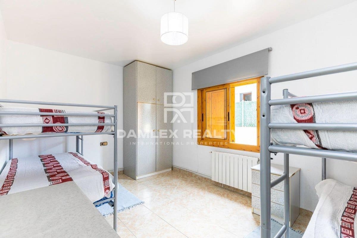 3 soverom Villa til salgs i Lloret de Mar med svømmebasseng garasje - € 615 000 (Ref: 5872521)