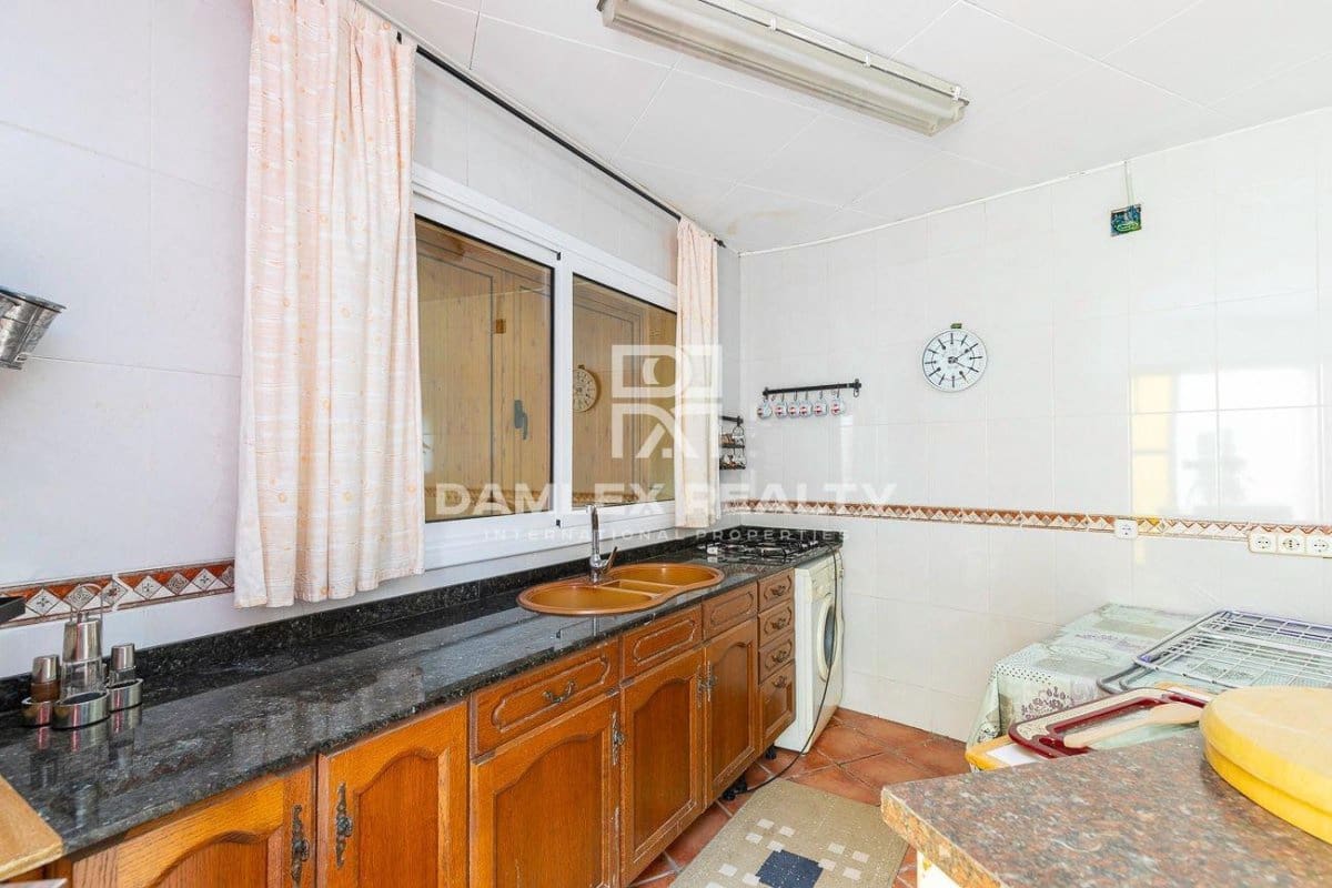 3 soverom Villa til salgs i Lloret de Mar med svømmebasseng garasje - € 615 000 (Ref: 5872521)