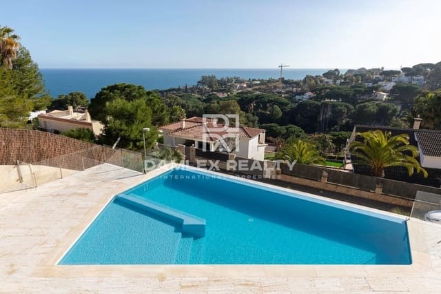 5 bedroom Villa for sale in Blanes with pool garage - € 3,100,000 (Ref: 5937307)