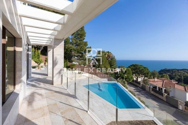 5 bedroom Villa for sale in Blanes with pool garage - € 3,100,000 (Ref: 5937307)