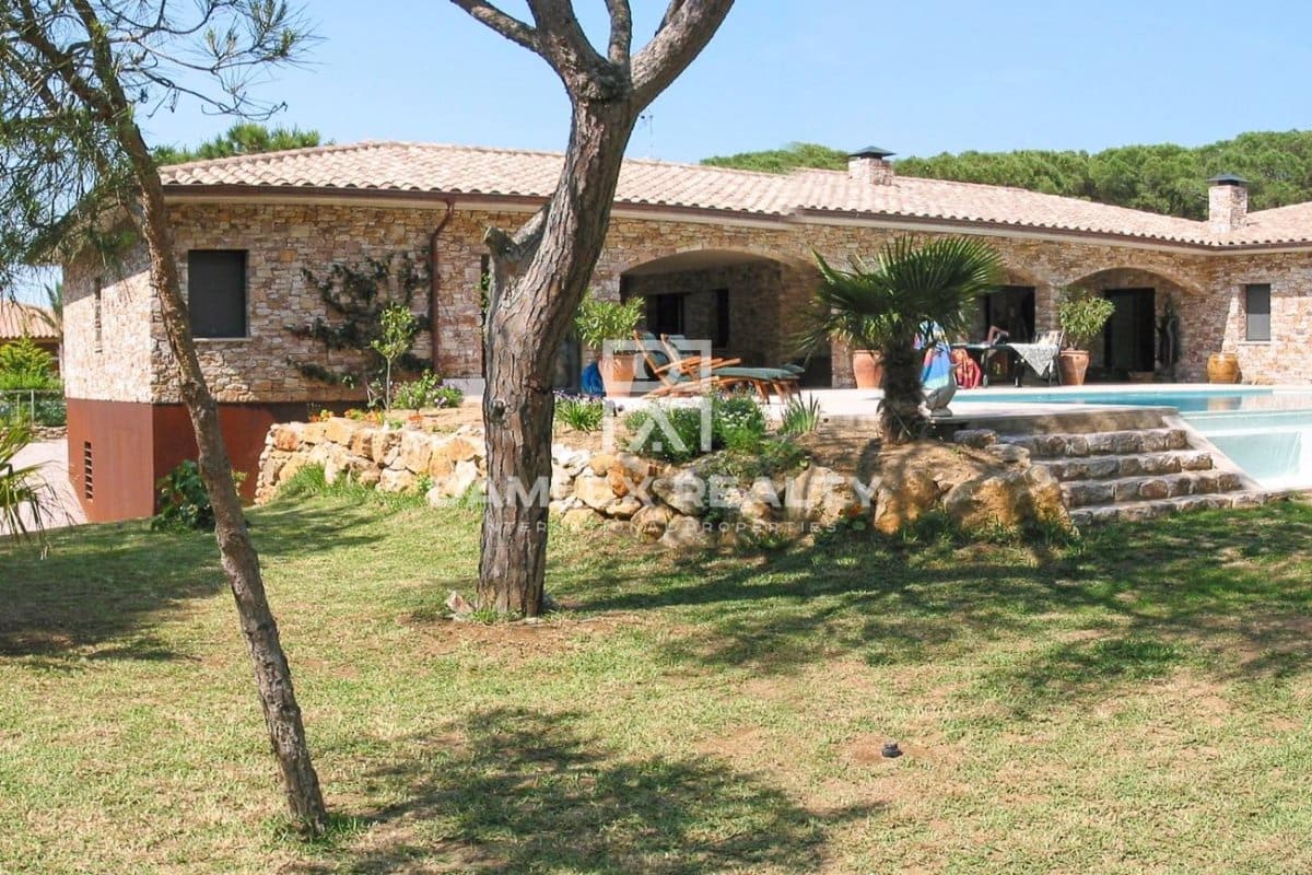 5 quarto Moradia para venda em Pals com piscina garagem - 1 700 000 € (Ref: 6218360)