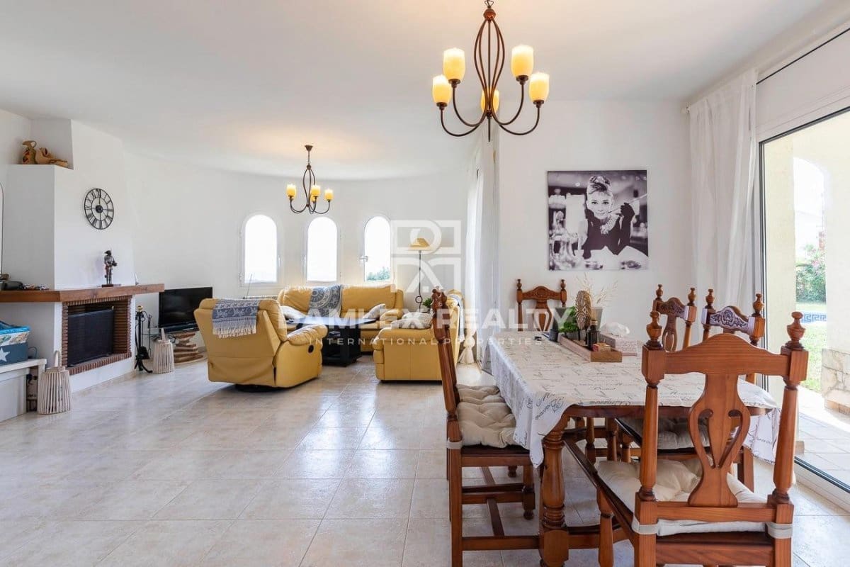 3 chambre Villa/Maison à vendre à Platja d'Aro avec piscine - 690 000 € (Ref: 6242644)