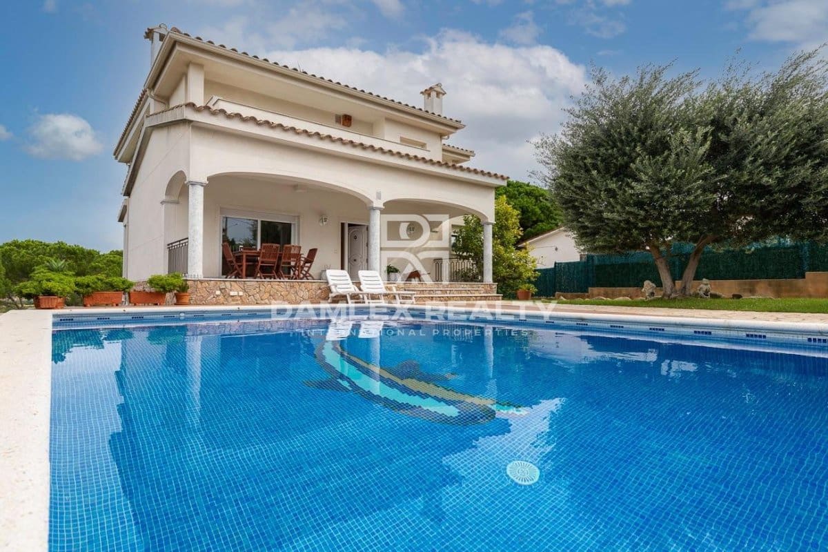 5 soveværelse Villa til salg i Sant Feliu de Guixols med swimmingpool - € 850.000 (Ref: 6332363)