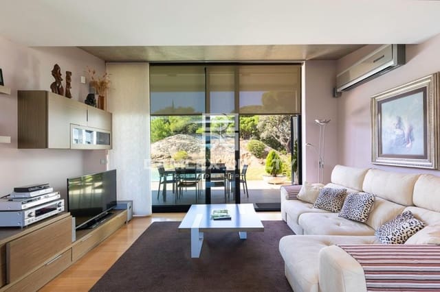 5 bedroom Villa for sale in Sant Feliu de Guíxols with pool - € 1,695,000 (Ref: 6365861)