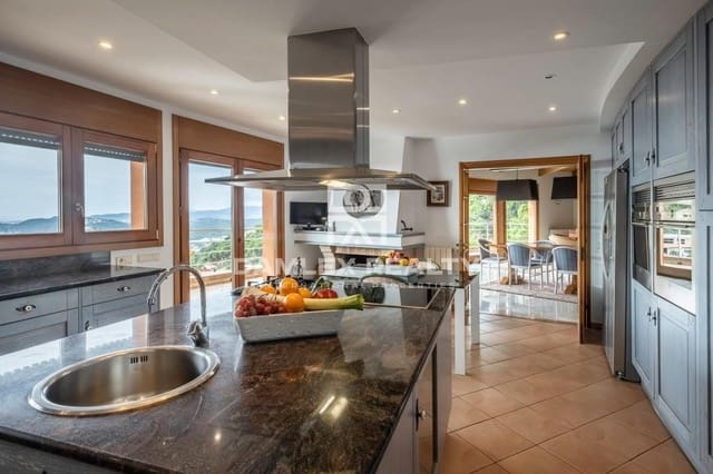 5 chambre Villa/Maison à vendre à Lloret de Mar avec piscine garage - 1 595 000 € (Ref: 6453393)