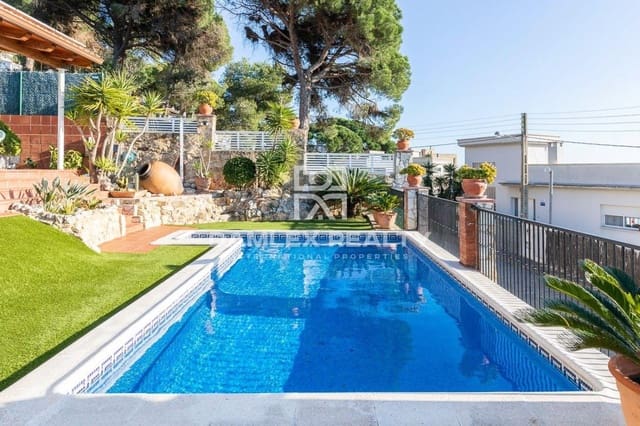 3 slaapkamer Villa te koop in Lloret de Mar met zwembad garage - € 565.000 (Ref: 6575542)