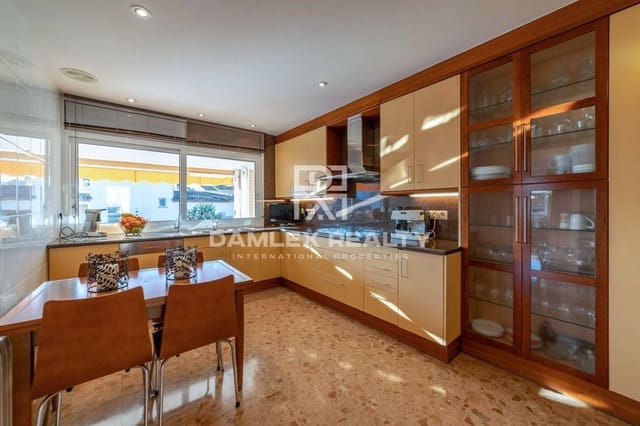 5 Zimmer Villa zu verkaufen in Platja d'Aro, Castell-Platja d'Aro mit Pool - 640.000 € (Ref: 6596052)