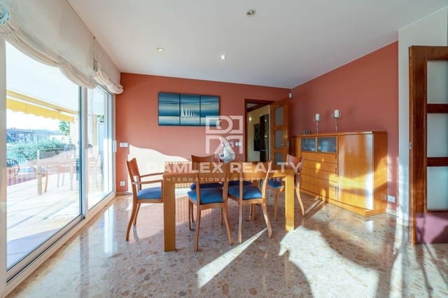 5 Zimmer Villa zu verkaufen in Platja d'Aro, Castell-Platja d'Aro mit Pool - 640.000 € (Ref: 6596052)