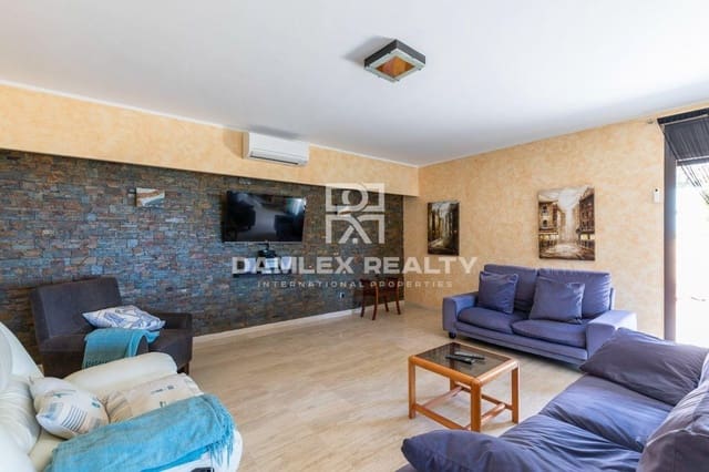 3 bedroom Villa for sale in Platja d'Aro, Castell-Platja d'Aro with pool - € 790,000 (Ref: 6831817)