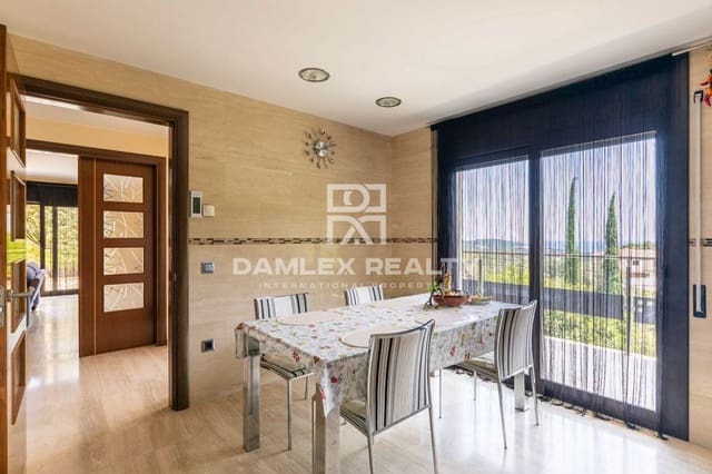 3 bedroom Villa for sale in Platja d'Aro, Castell-Platja d'Aro with pool - € 790,000 (Ref: 6831817)