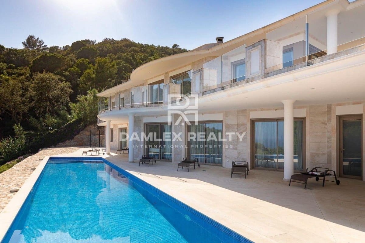 6 bedroom Villa for sale in Tossa de Mar with pool garage - € 2,850,000 (Ref: 6941362)
