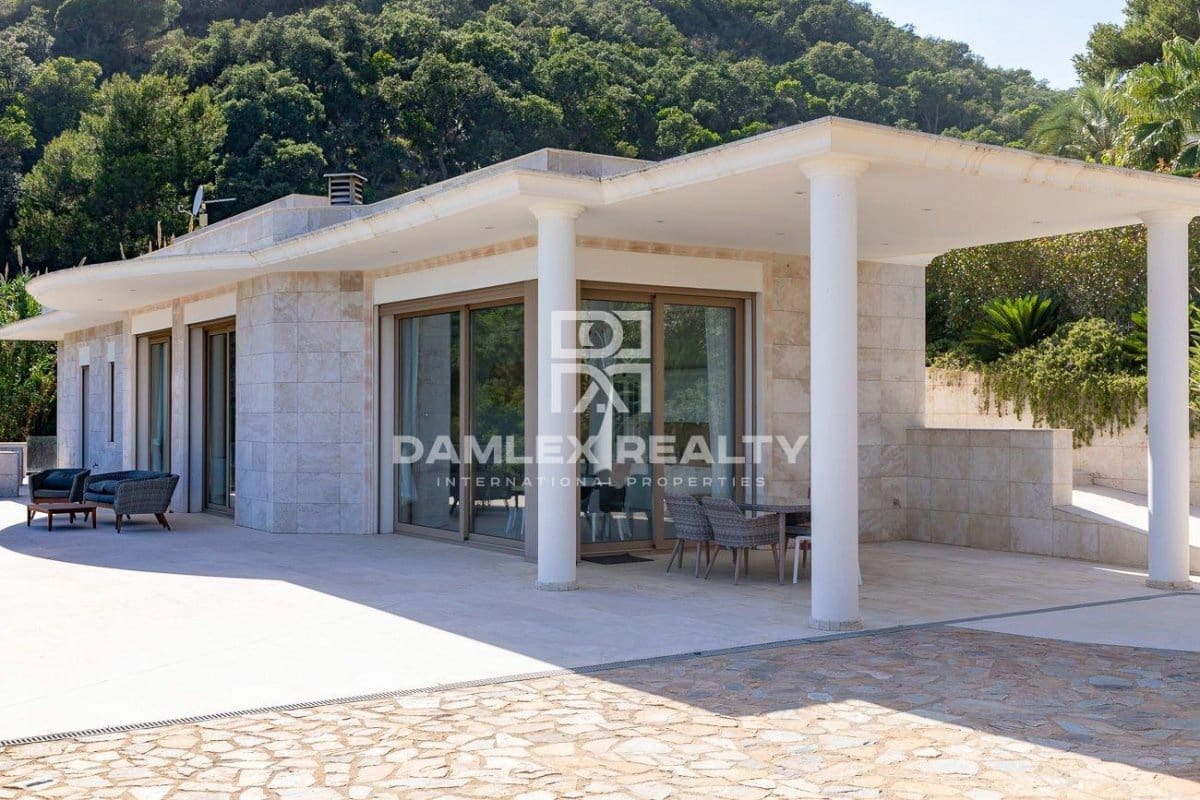 6 bedroom Villa for sale in Tossa de Mar with pool garage - € 2,850,000 (Ref: 6941362)