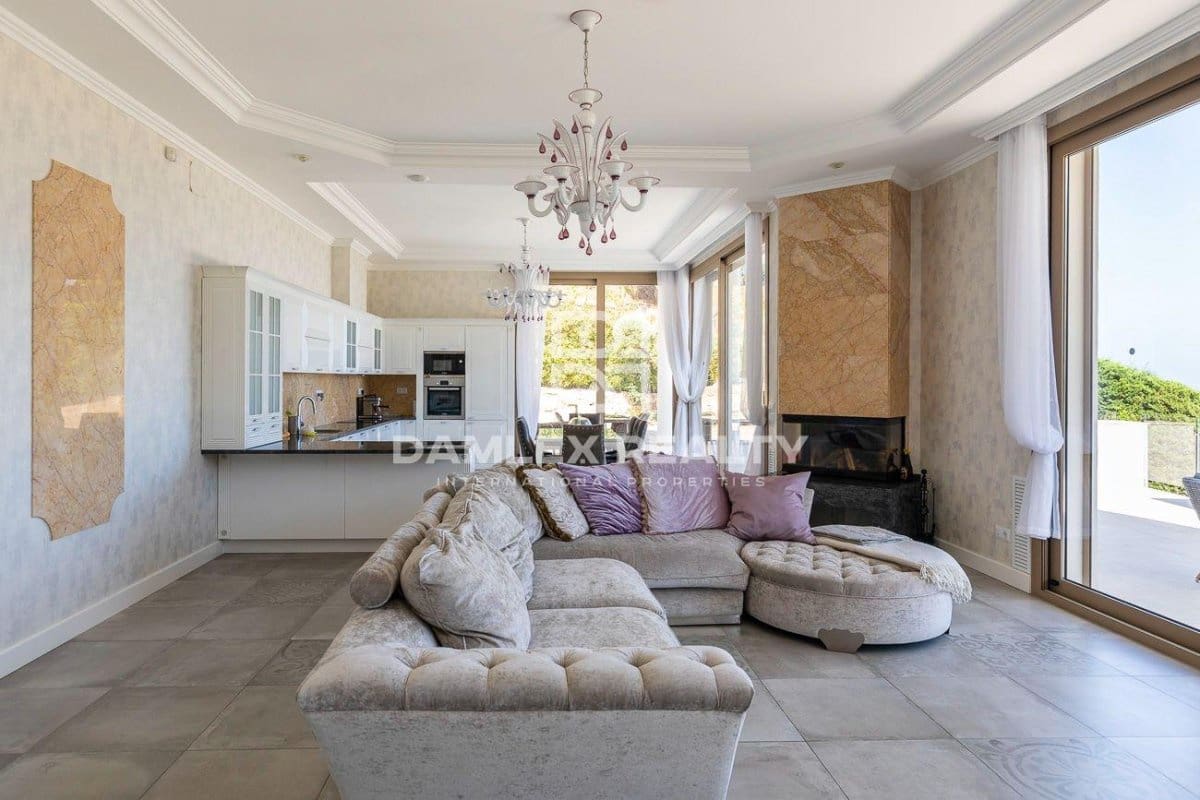 6 bedroom Villa for sale in Tossa de Mar with pool garage - € 2,850,000 (Ref: 6941362)