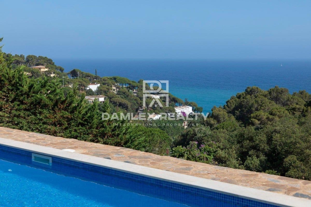 6 bedroom Villa for sale in Tossa de Mar with pool garage - € 2,850,000 (Ref: 6941362)