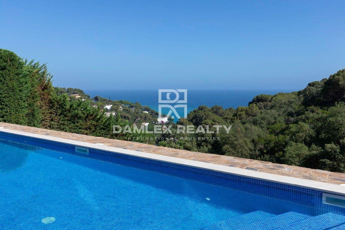 6 bedroom Villa for sale in Tossa de Mar with pool garage - € 2,850,000 (Ref: 6941362)