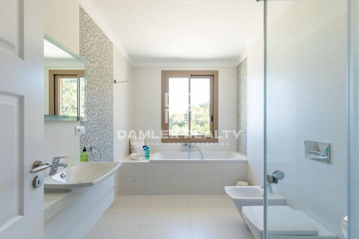 6 bedroom Villa for sale in Tossa de Mar with pool garage - € 2,850,000 (Ref: 6941362)