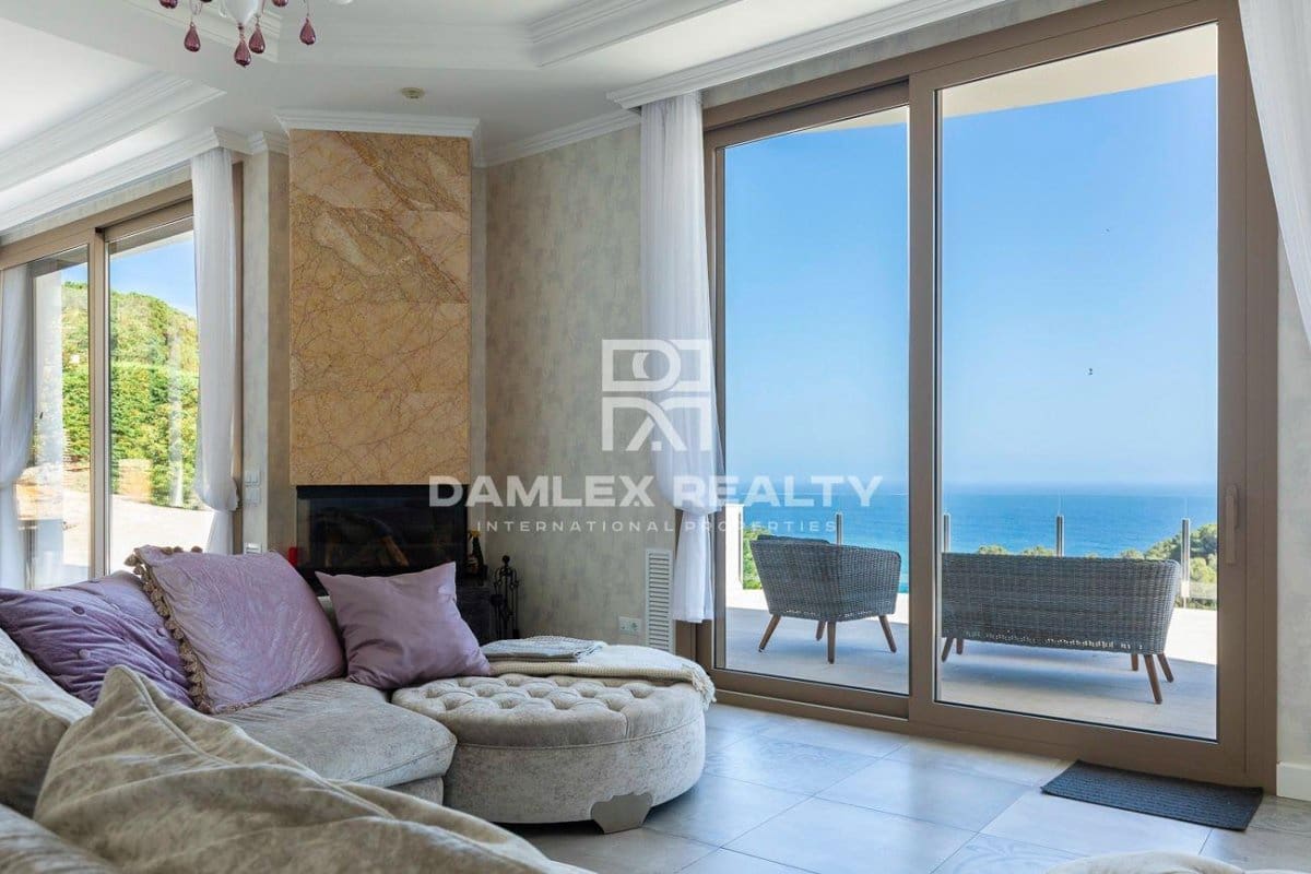 6 bedroom Villa for sale in Tossa de Mar with pool garage - € 2,850,000 (Ref: 6941362)