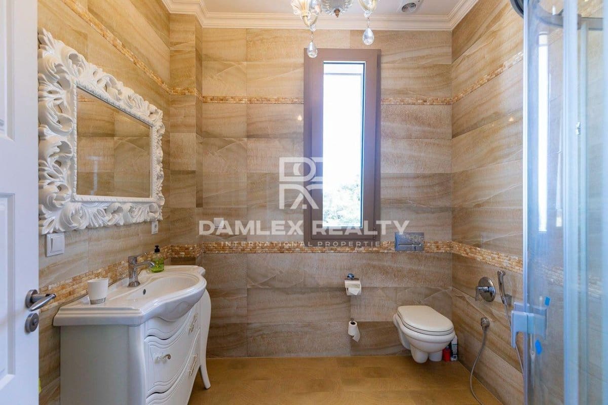 6 bedroom Villa for sale in Tossa de Mar with pool garage - € 2,850,000 (Ref: 6941362)