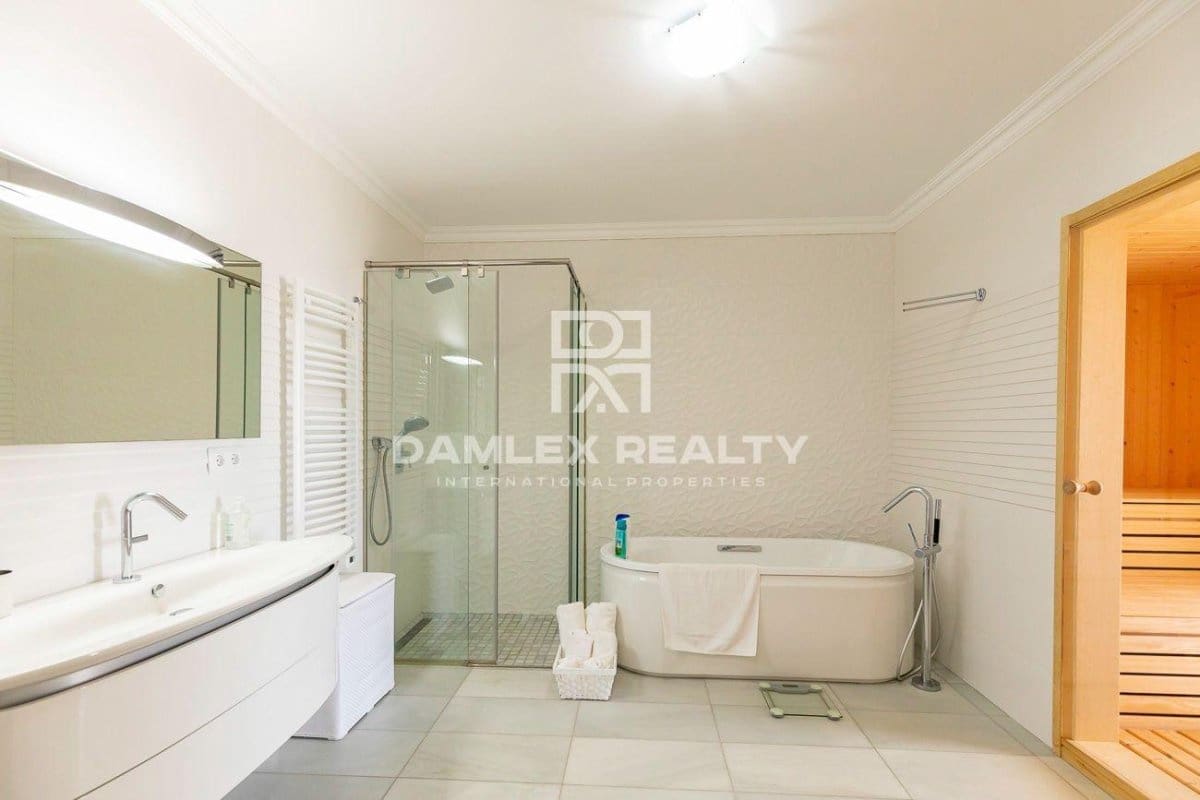 6 bedroom Villa for sale in Tossa de Mar with pool garage - € 2,850,000 (Ref: 6941362)