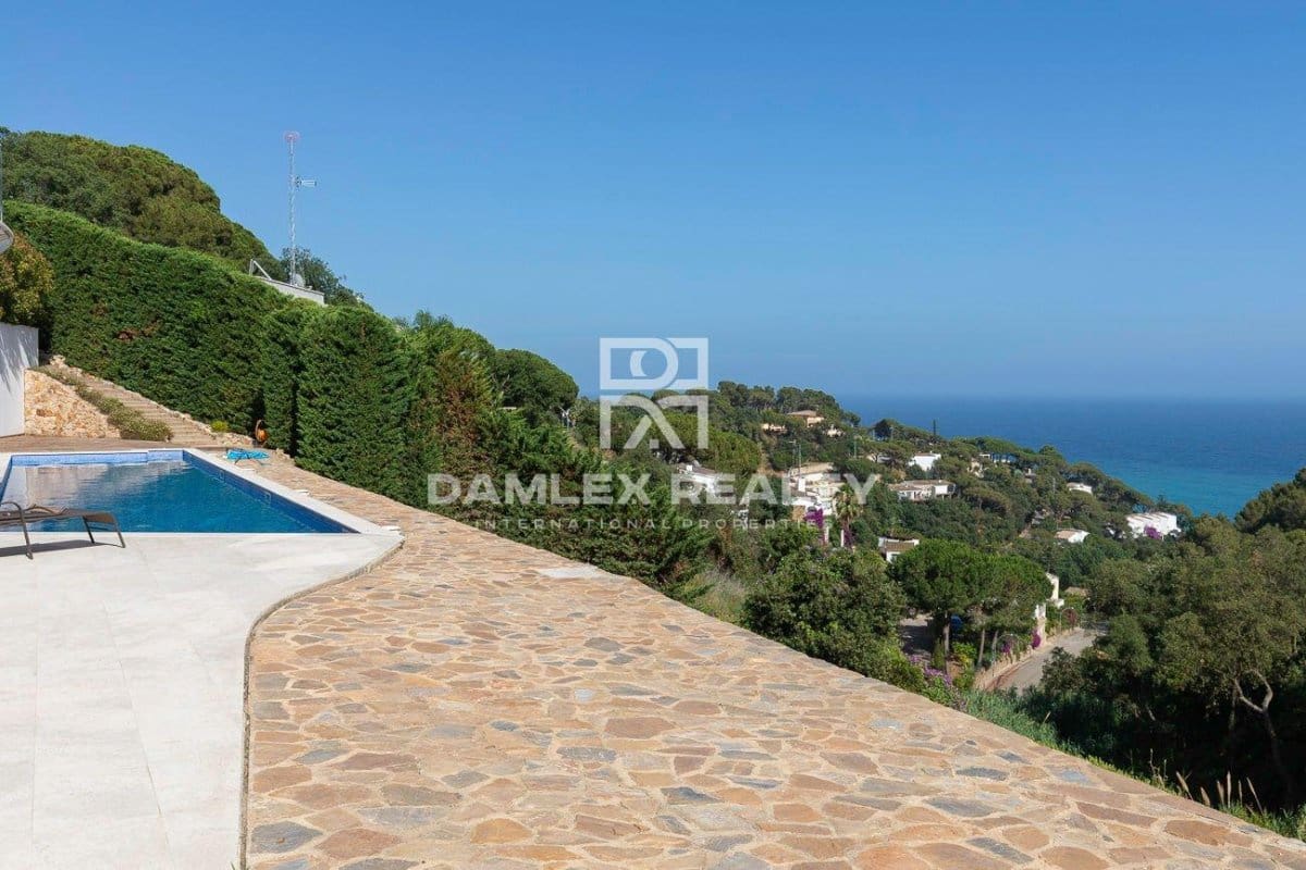 6 bedroom Villa for sale in Tossa de Mar with pool garage - € 2,850,000 (Ref: 6941362)