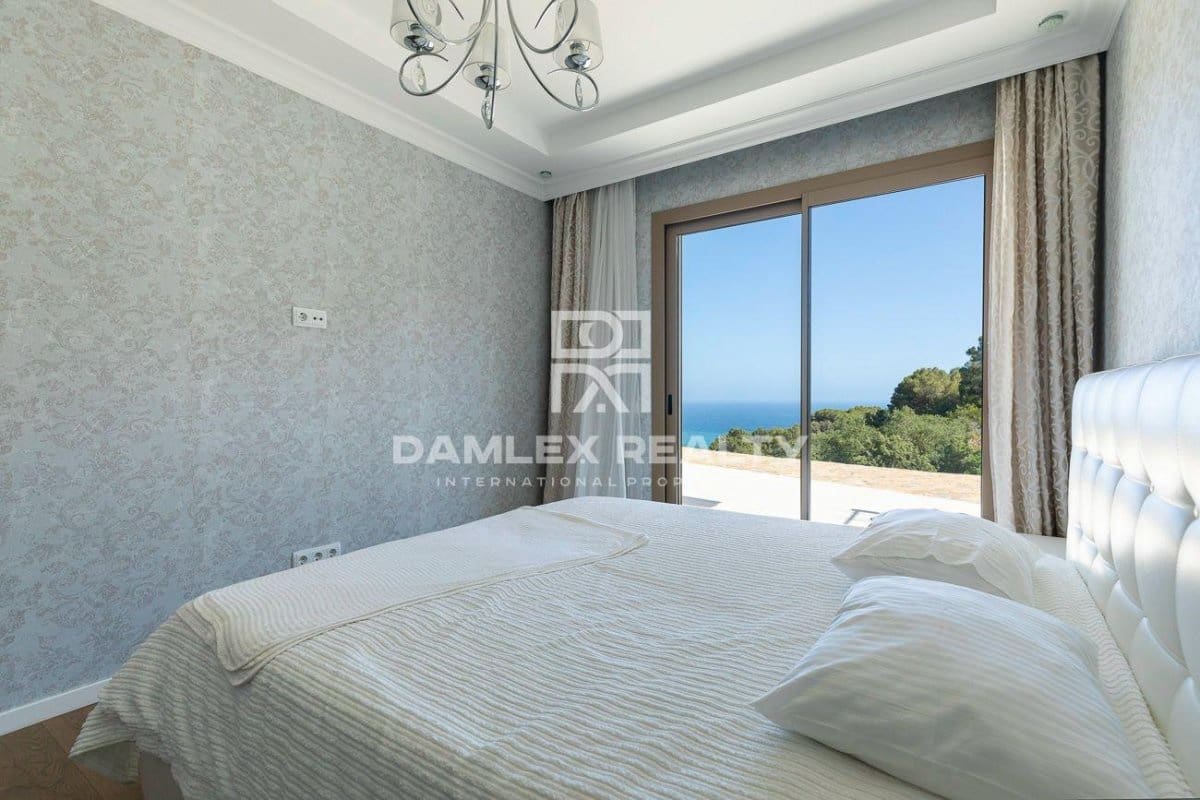 6 bedroom Villa for sale in Tossa de Mar with pool garage - € 2,850,000 (Ref: 6941362)