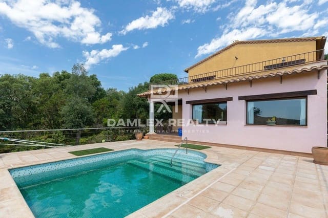 5 slaapkamer Villa te koop in Lloret de Mar met zwembad garage - € 410.000 (Ref: 6951695)