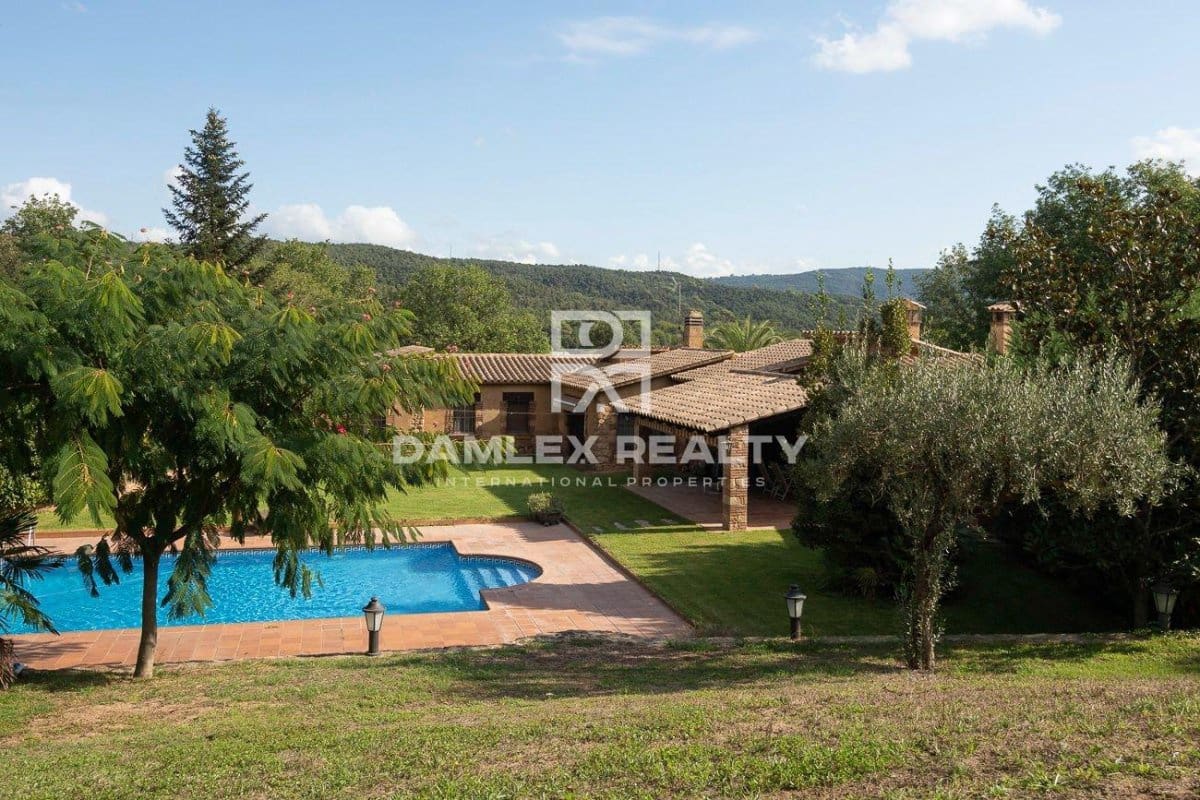 3 makuuhuone Huvila myytävänä paikassa Santa Cristina d'Aro mukana uima-altaan - 1 300 000 € (Ref: 7128384)