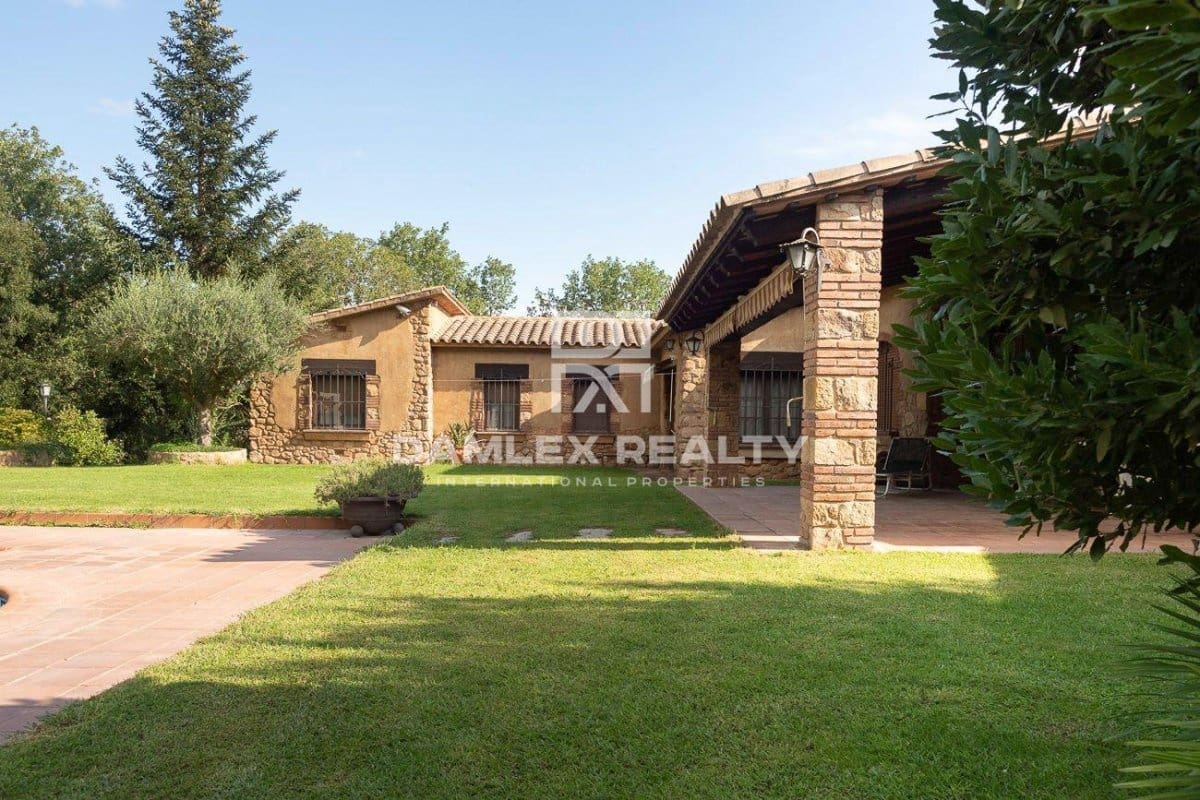 3 makuuhuone Huvila myytävänä paikassa Santa Cristina d'Aro mukana uima-altaan - 1 300 000 € (Ref: 7128384)