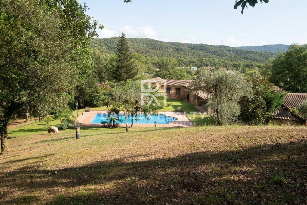 3 makuuhuone Huvila myytävänä paikassa Santa Cristina d'Aro mukana uima-altaan - 1 300 000 € (Ref: 7128384)