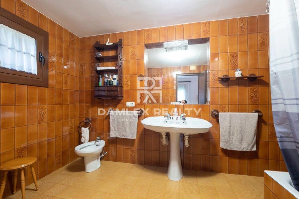 3 makuuhuone Huvila myytävänä paikassa Santa Cristina d'Aro mukana uima-altaan - 1 300 000 € (Ref: 7128384)