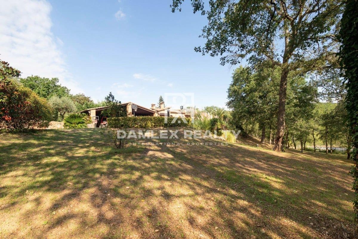 3 makuuhuone Huvila myytävänä paikassa Santa Cristina d'Aro mukana uima-altaan - 1 300 000 € (Ref: 7128384)