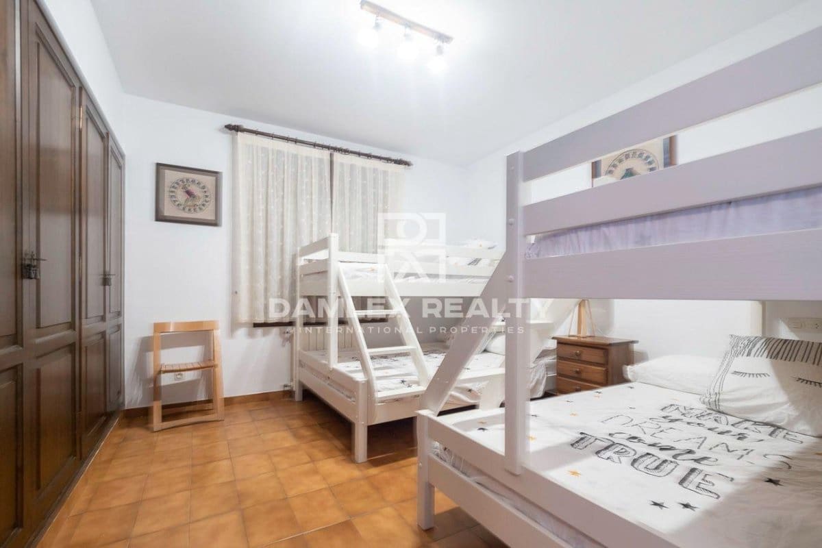 3 makuuhuone Huvila myytävänä paikassa Santa Cristina d'Aro mukana uima-altaan - 1 300 000 € (Ref: 7128384)