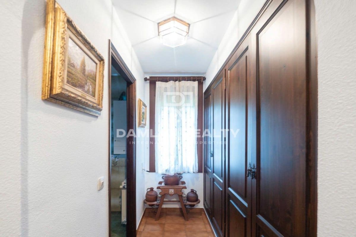 3 makuuhuone Huvila myytävänä paikassa Santa Cristina d'Aro mukana uima-altaan - 1 300 000 € (Ref: 7128384)