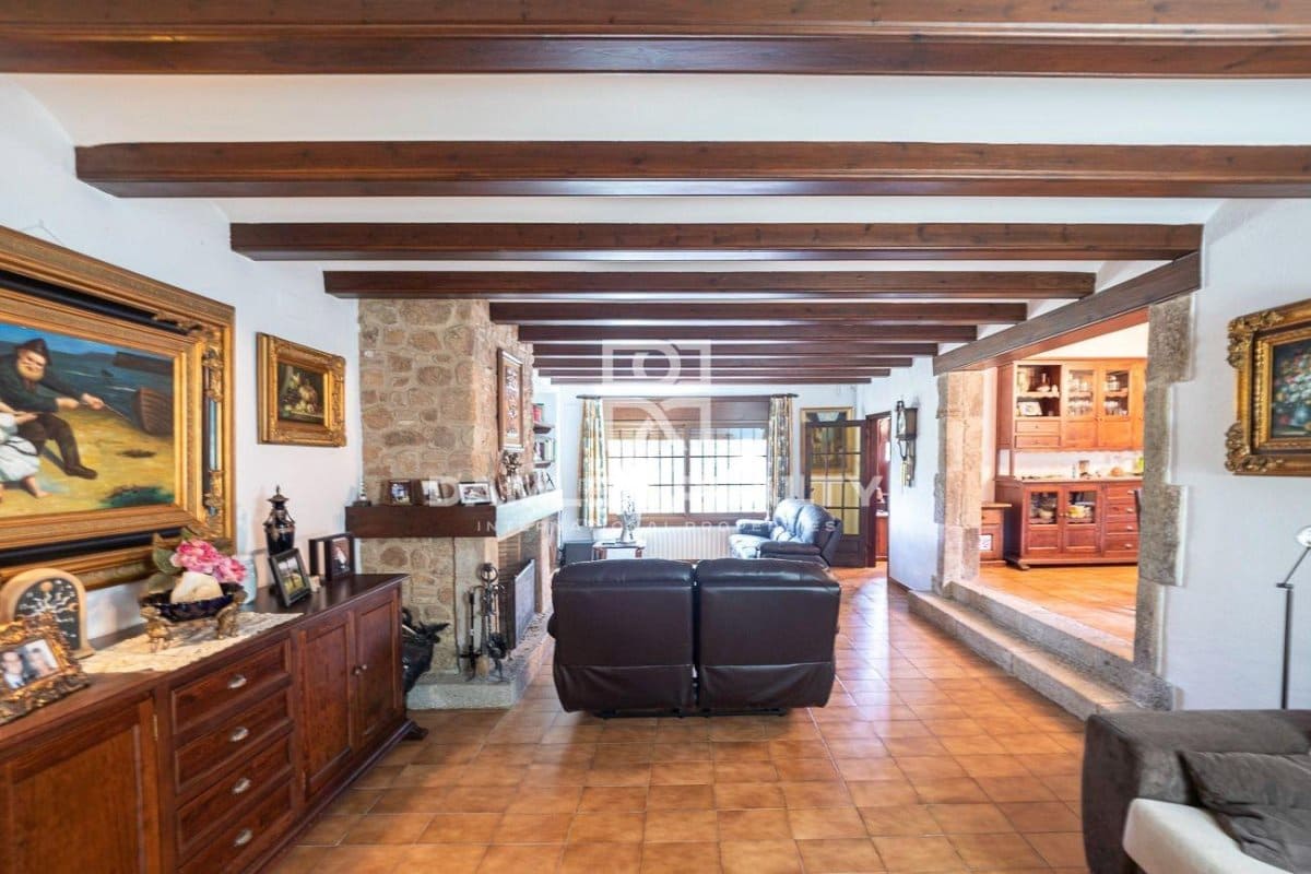 3 makuuhuone Huvila myytävänä paikassa Santa Cristina d'Aro mukana uima-altaan - 1 300 000 € (Ref: 7128384)