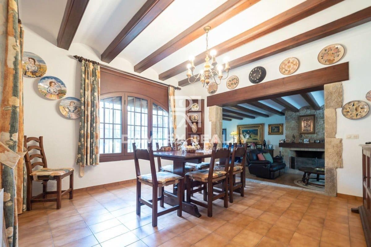 3 makuuhuone Huvila myytävänä paikassa Santa Cristina d'Aro mukana uima-altaan - 1 300 000 € (Ref: 7128384)