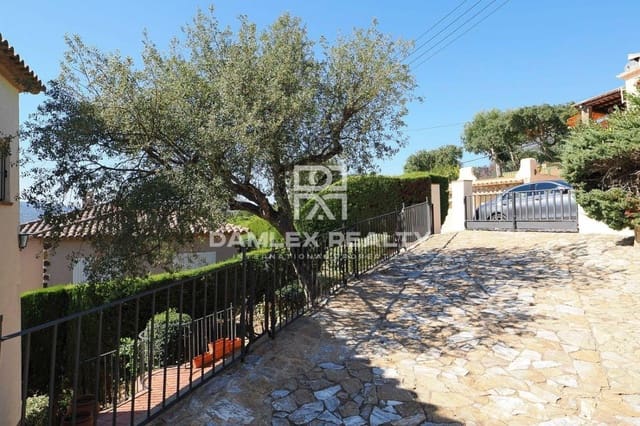 4 slaapkamer Villa te koop in Platja d'Aro, Castell-Platja d'Aro met zwembad - € 539.000 (Ref: 7128386)