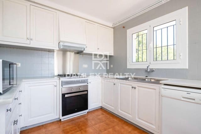 4 slaapkamer Villa te koop in Platja d'Aro, Castell-Platja d'Aro met zwembad - € 539.000 (Ref: 7128386)