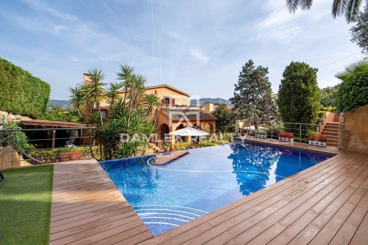5 chambre Villa/Maison à vendre à Lloret de Mar avec piscine garage - 695 000 € (Ref: 7192539)