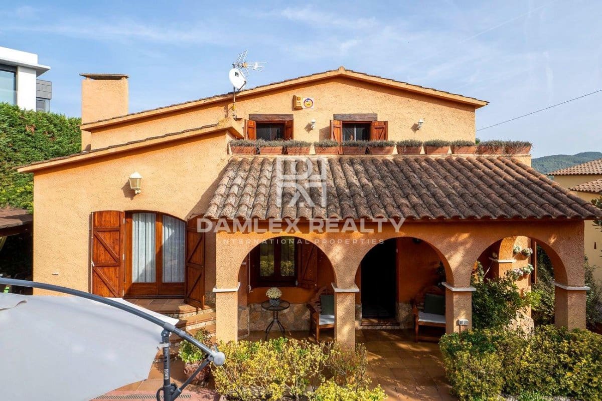 5 chambre Villa/Maison à vendre à Lloret de Mar avec piscine garage - 695 000 € (Ref: 7192539)