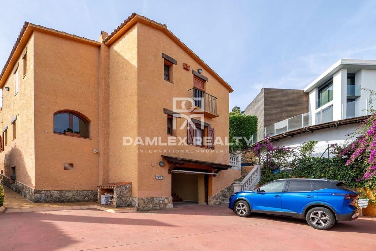 5 chambre Villa/Maison à vendre à Lloret de Mar avec piscine garage - 695 000 € (Ref: 7192539)