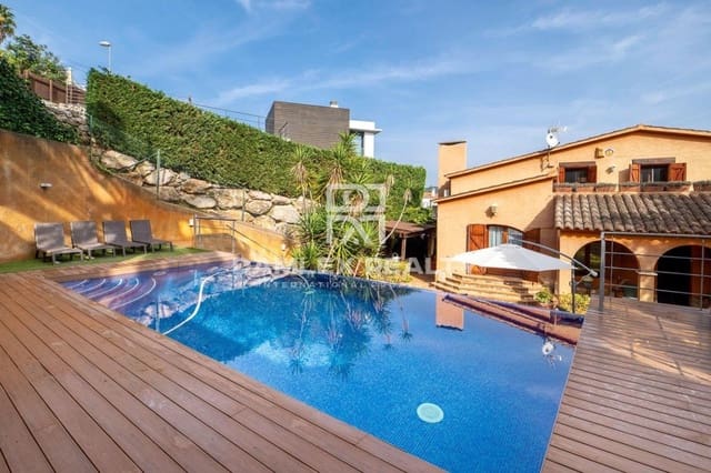 5 chambre Villa/Maison à vendre à Lloret de Mar avec piscine garage - 695 000 € (Ref: 7192539)