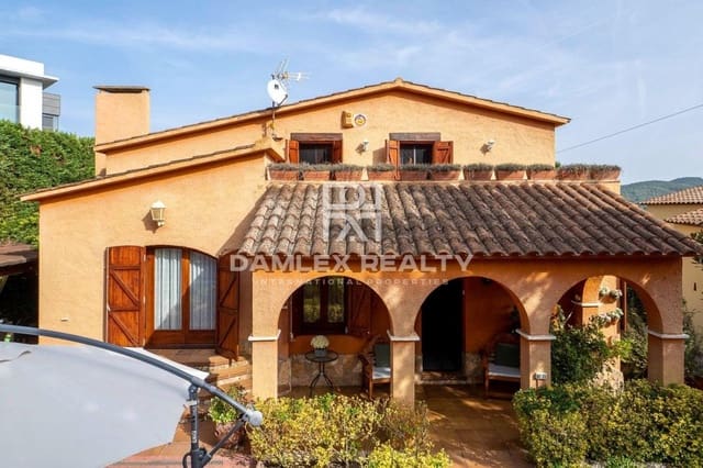 5 chambre Villa/Maison à vendre à Lloret de Mar avec piscine garage - 695 000 € (Ref: 7192539)